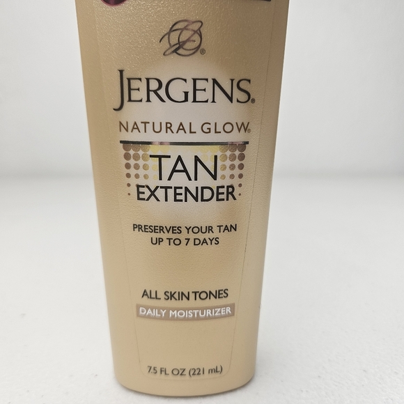 Jergens Natural Glow Tan Extender Daily Moisturizer 7.5 oz All Skin Tones - Picture 2 of 5